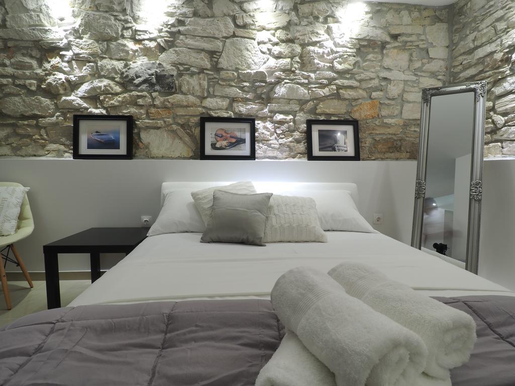 Captain Emo Apartament
