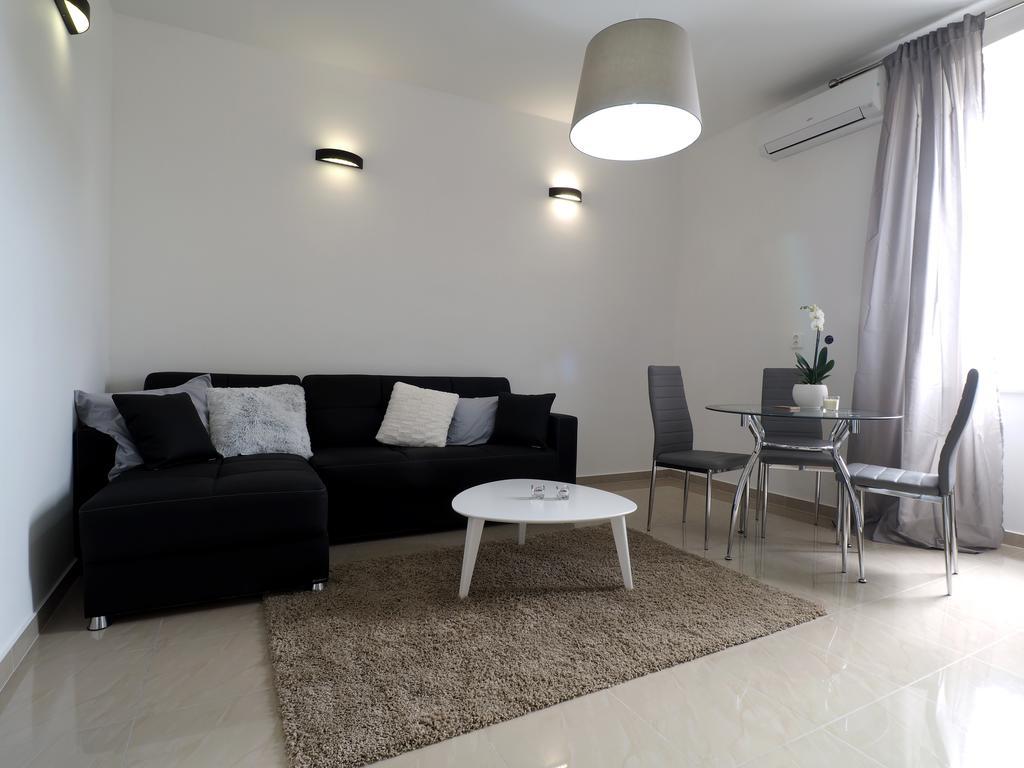 Captain Emo Apartament