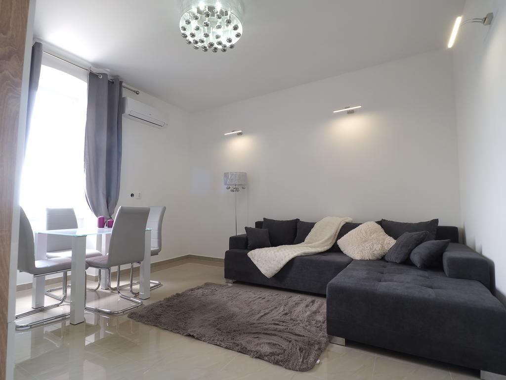 Apartament Captain Emo