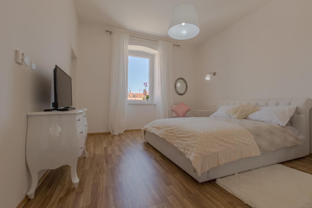 Apartament Captain Emo Pula