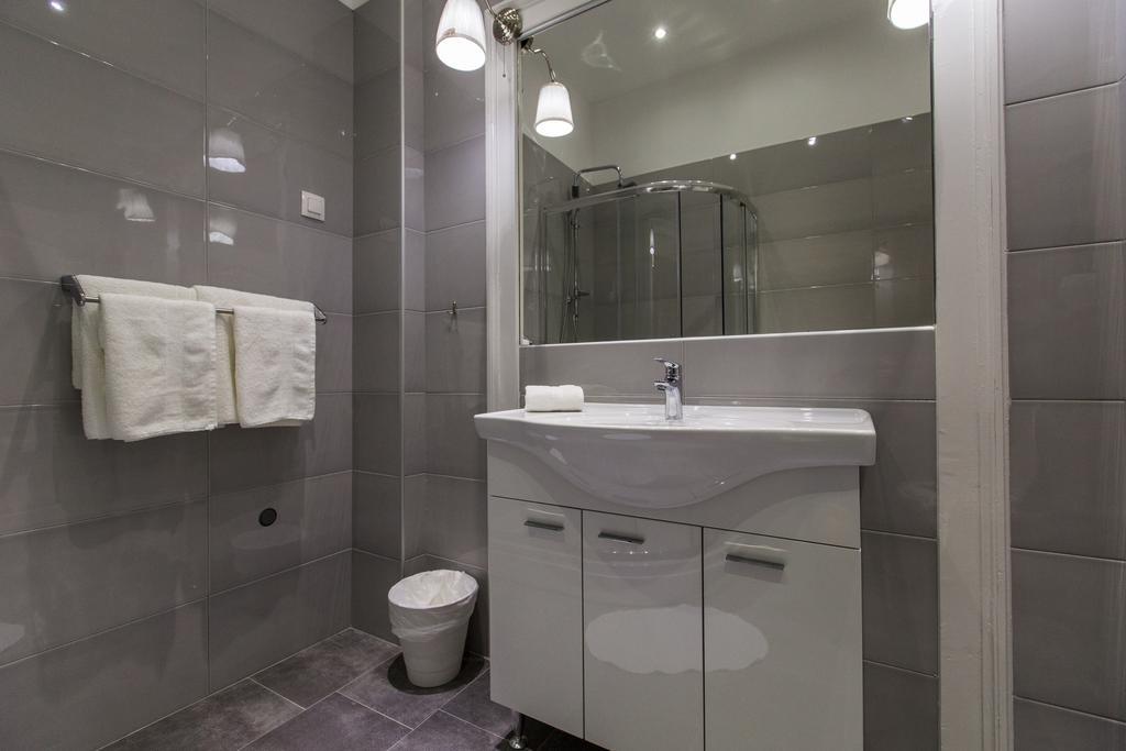 Captain Emo Apartament *