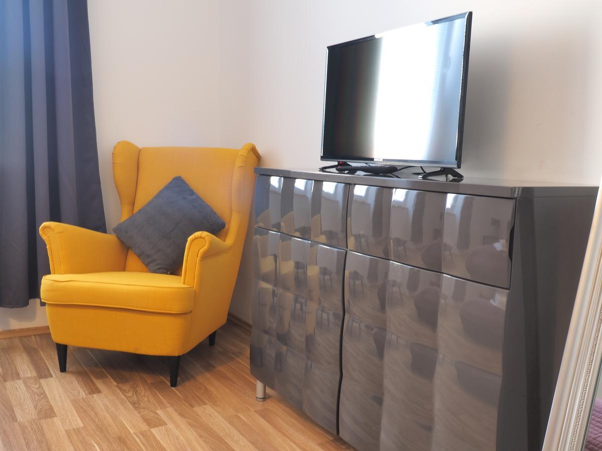 Apartament Captain Emo *