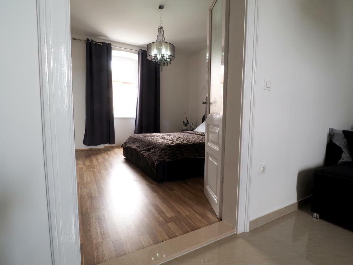 Apartament Captain Emo Pula