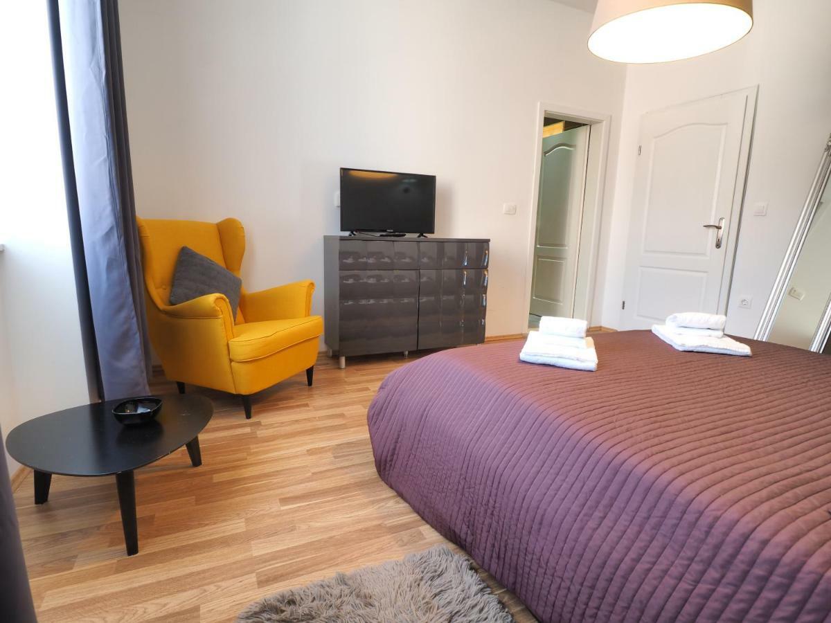Apartament Captain Emo