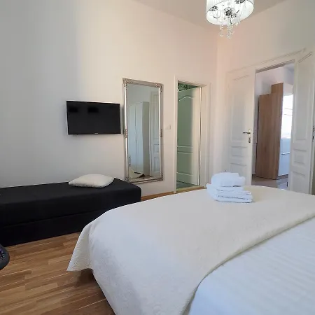 Captain Emo City Apartments Pula Exterior foto