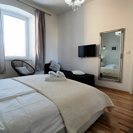 Captain Emo City Apartments Pula Exterior foto