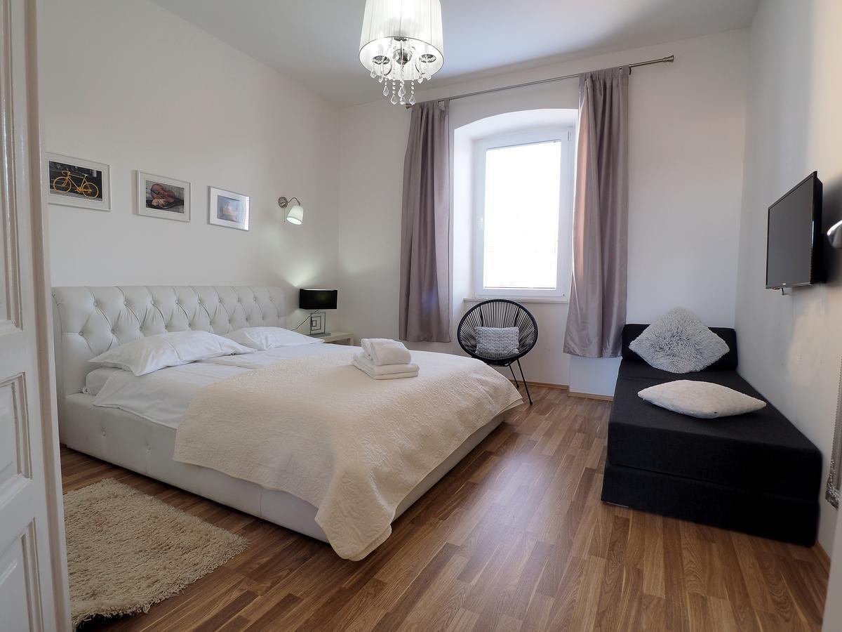 Apartment Captain Emo City Pula