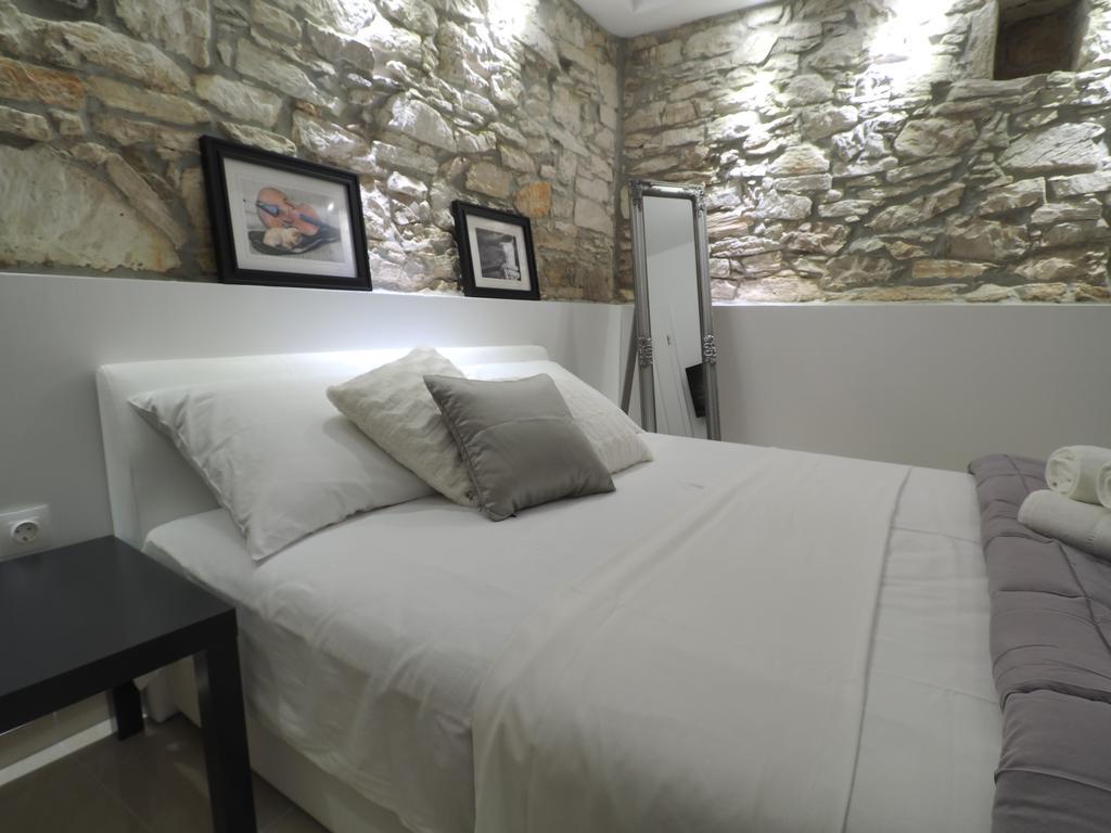 Captain Emo Appartement *