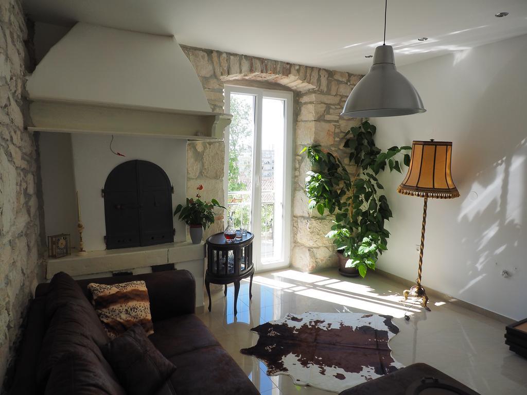Captain Emo Appartement *